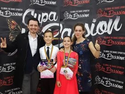Școala de Dans Royal Steps a reprezentat Aradul la Campionatul Național de la Brașov
