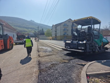 Se apropie finalizarea lucrărilor la noul bloc ANL din comuna Șiria