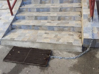 Se întâmplă în Arad: au legat grătarul cu lanţul