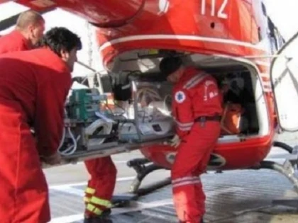 Se întâmplă în România! Copil opărit grav, tratat acasă de frica poliției