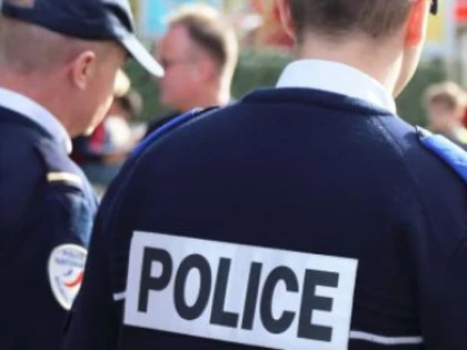 Se întâmplă! Secție de poliție din Paris, închisă din cauza puricilor
