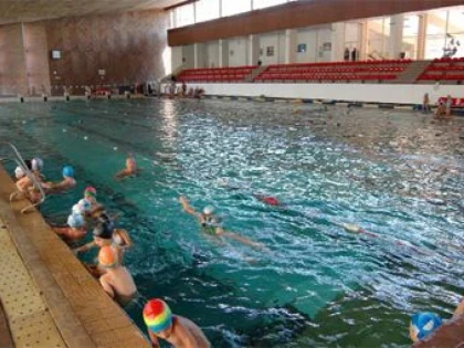 Se redeschide bazinul acoperit de înot “Delfinul”