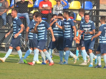 Se reia şi Liga a III-a, cu două derby-uri arădene! Lipova primeşte, pe “Motorul”, vizita Dumbrăviţei