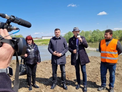 Se toarnă pilonul noului pod peste Mureș, care va avea o înălțime de 80 de metri!
