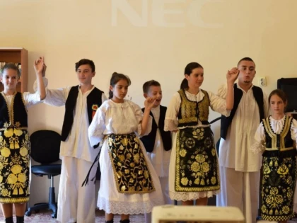 SEARĂ INTERCULTURALĂ, DE ZIUA EUROPEI, LA COVĂSÎNȚ
