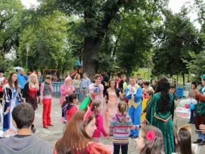 SECETA MARE IN PARCUL COPIILOR: COMERCIANTII PROFITA DIN PLIN, IAR APA E PE BANI!