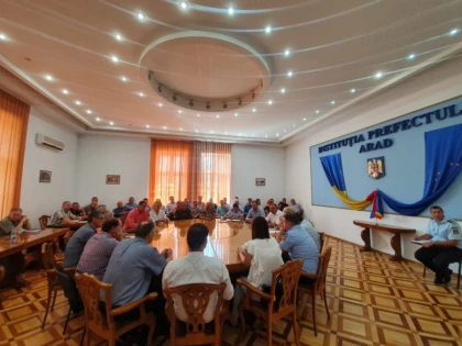 Şedinţă a Comitetului Judeţean pentru Situaţii de Urgenţă pe tema salubrizării din zonele 2 şi 5