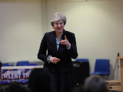 Şefa executivului britanic, Theresa May, a anunțat că demisionează