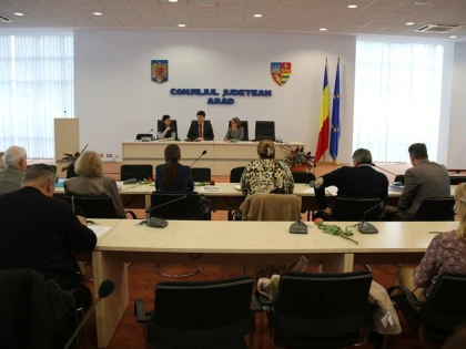 Şefii de secţie de la Spitalul Clinic Judeţean de Urgenţă Arad au fost consultaţi de  preşedintele CJ