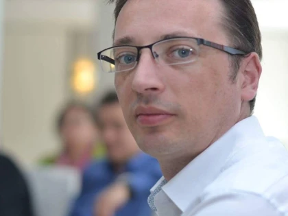 Şeful DSP Arad îi îndeamnă pe cei cu boli cronice să stea acasă până trece valul patru