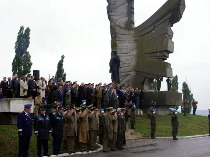 SEFUL STATULUI MAJOR VINE DE ZIUA ARMATEI LA ARAD SI PAULIS