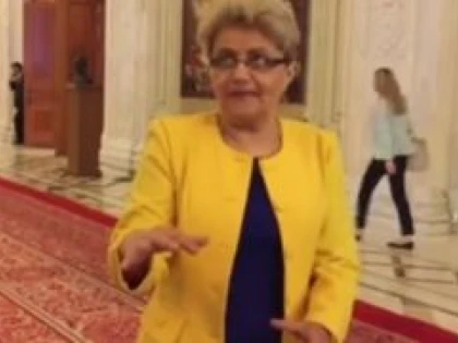 SENATOAREA CRISTIANA ANGHEL DATA AFARA DIN PLENUL SENATULUI IN TIMPUL DISCURSULUI LUI DACIAN CIOLOS