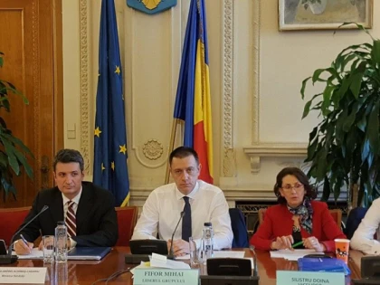 SENATORUL FIFOR: MINISTRUL SANATATII VINE LA ARAD PENTRU SITUATIA MATERNULUI