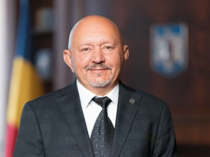 Senatorul Teofil Parasca îi cere explicații ministrului Predoiu despre concursurile din MAI