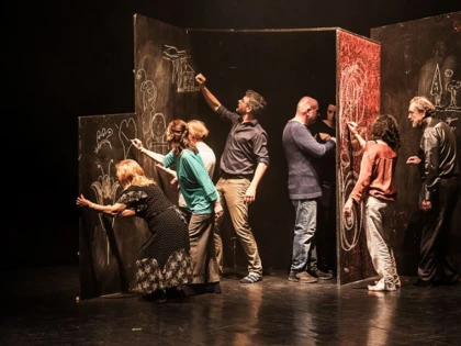 Seniorii arădeni - invitați să danseze pe scena Teatrului Clasic „Ioan Slavici” Arad