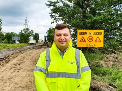 Sergiu Bîlcea: ,,Asfaltările avansează rapid la Horia, pe șantierul Arad-Șiria-Pâncota”