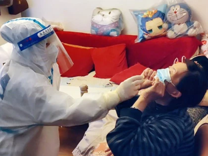 Shanghai: Oamenii cer vecinilor care au Covid să se mute din bloc și îi pârăsc autorităților