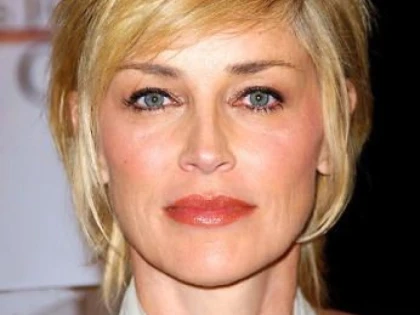 Sharon Stone, foc și pară pe cei care nu poartă mască de protecție