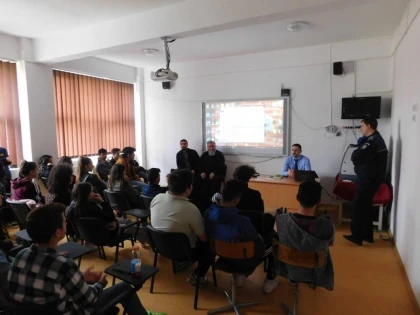 „Siguranța online”, seminarii organizate la Colegiul „Mihai Viteazul” din Ineu