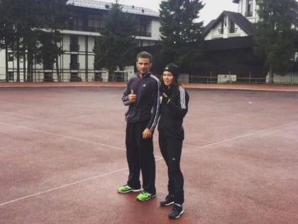 SIMONA HALEP SI-A SCHIMBAT LOOK-UL. A RENUNTAT LA SUVITELE BLONDE