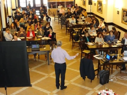 SIMPOZION PE TEMA TRAFICULUI DE PERSOANE, ORGANIZAT DE PRO PRIETENIA ARAD