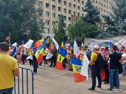 Sindicatele critică măsurile fiscale şi anunţă proteste