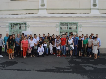 Sistemul dual de pregătire profesională implementat de DRW Arad, la a doua generație de absolvenți