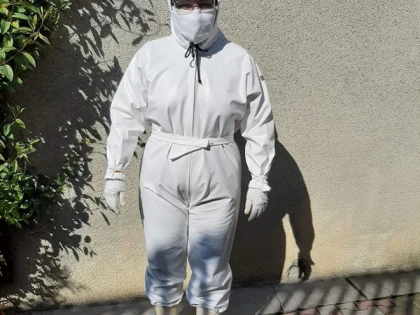 Situație disperată la Spitalul Județean Arad! Cadrele medicale își confecționează singure echipamente de protecție