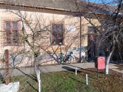 Situație revoltătoare la oficiul poștal din Șeitin: fără curent de două luni, angajații lucrează în condiții inimaginabile