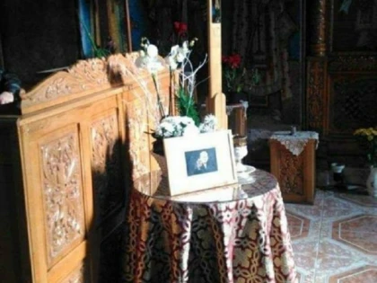 Slujbă de pomenire la Săvârșin, la 40 de zile după moartea Regelui Mihai