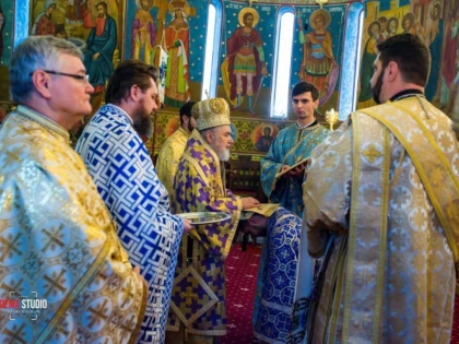 Slujire Arhierească și hirotonii în Parohia Arad-Bujac