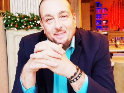 Sociologul şi scriitorul italian Luca Vincenti va lansa la Arad cartea „Bandele de stradă”