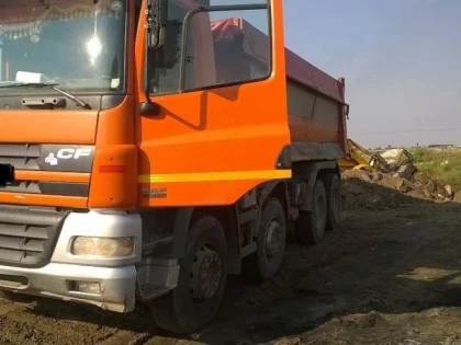 ȘOFER AMENDAT PENTRU CĂ A DEPOZITAT MOLOZ PE STRADA MĂRULUI