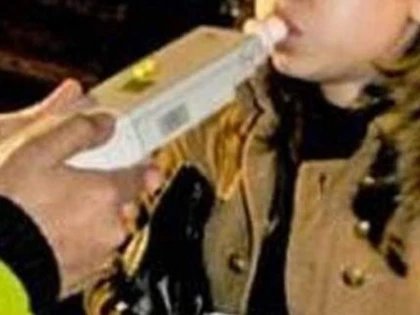 Șoferi, printre care și o femeie, prinși cu alcool la volan