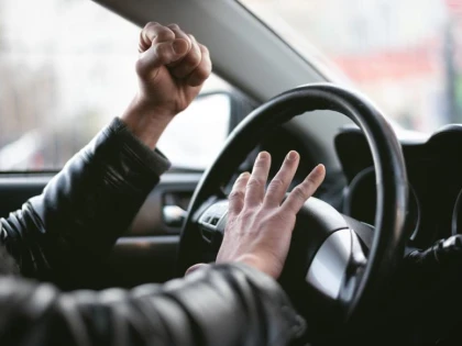 Șoferii agresivi vor putea fi reclamați direct printr-o aplicație. Platforma MAI se lansează duminică