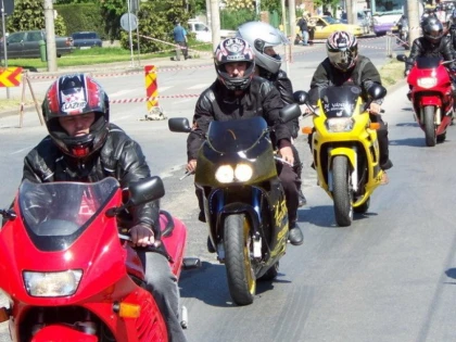Șoferii cu permis categoria B ar putea conduce şi motociclete fără obținerea categoriei A