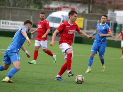 Șoimii Lipova - CSM Reșița, capul de afiș al etapei din „C8”! Vineri avem derby județean la Cermei