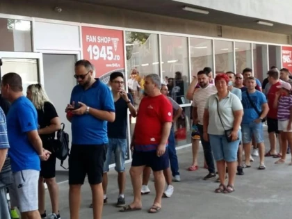 Sold out la UTA - FCSB! Cele peste trei mii de bilete s-au vândut ca pâinea caldă