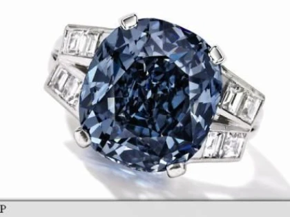 SOTHEBY'S A SCOS LA VANZARE UN DIAMANT ALBASTRU RAR, LA PRETUL DE 25 DE MILIOANE DE DOLARI