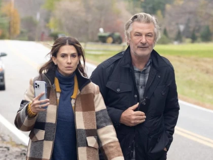 Soția lui Alec Baldwin îi acuză pe paparazzi că îi hărțuiesc familia