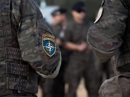 Spania va trimite 950 de soldați în Slovacia și România pentru a întări "flancul de est" al NATO