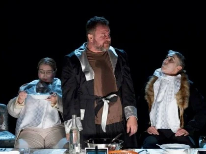 Spectacole clasice și contemporane pe scena teatrului arădean, în luna decembrie