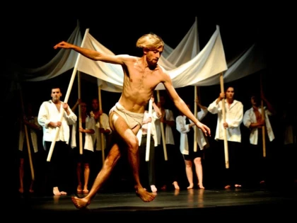 SPECTACOLELE DE TEATRU “MOZART STEPS SI TITANIC VALS“ PREZENTATE LA FESTIVALUL INTERNATIONAL DE TEATRU CLASIC