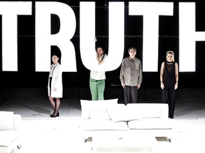 Spectacolul ADEVĂRUL, la Festivalul Internațional de Teatru Nou de la Arad