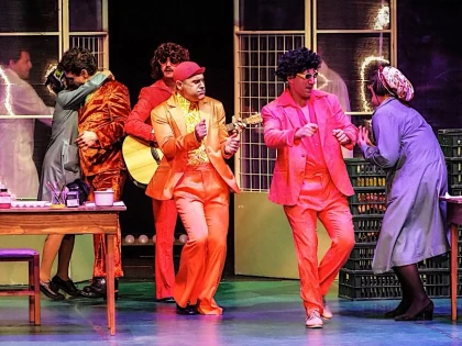 Spectacolul „Arădeanca” a cucerit publicul Festivalului Național de Teatru