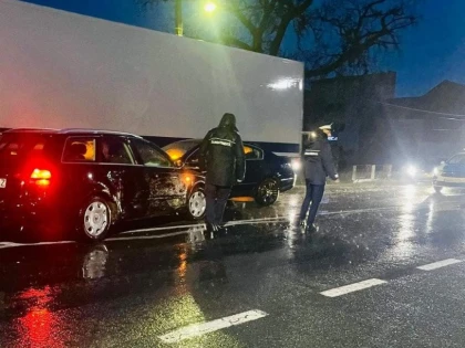 Spirit civic și profesionalism: Doi jandarmi au intervenit la un accident rutier în Șimand