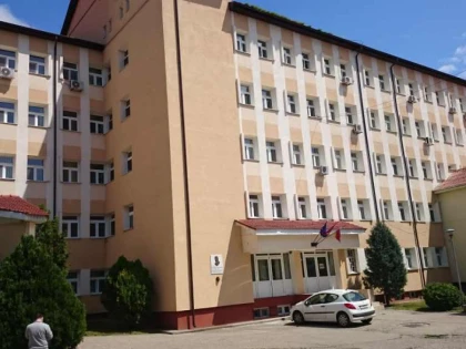 Spitalele din Oradea se reabilitează cu fonduri europene. La Arad nu se poate