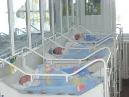 SPITALUL MATERN DIN ARAD ESTE SINGURUL DIN TARA CARE A FOST ATESTAT IN FOLOSIREA OPERATIEI DE CEZARIANA ,,VEJNOVIC"