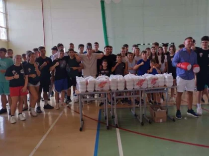 Sportivi de la 11 cluburi s-au aliniat la startul „Memorialului Barna Florian” la box
