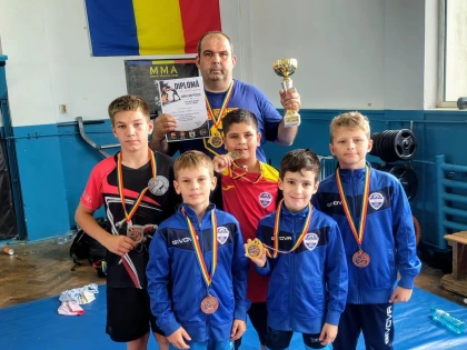 Sportivii de la CSS Gloria Arad au câștigat cinci medalii la Cupa CSM Pitești